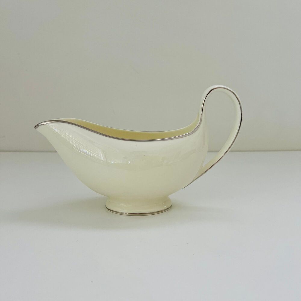 WEDGWOOD Majesty Platinum Gravy Sauce Boat
